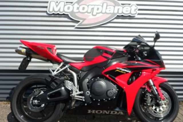 Honda CBR (2006) thumbnail 1