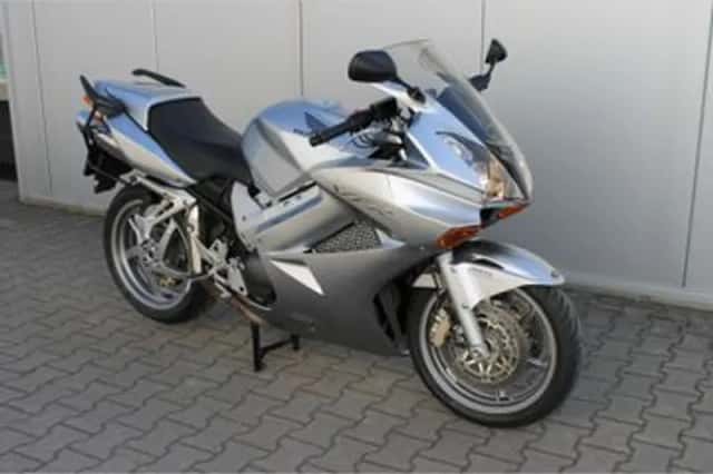 Honda VFR (2005) thumbnail 2