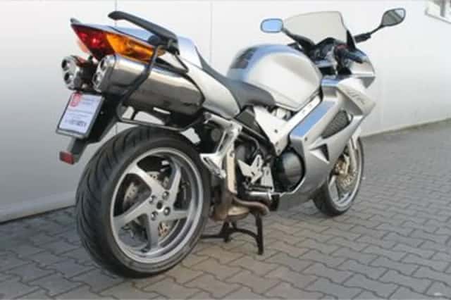 Honda VFR (2005) thumbnail 3
