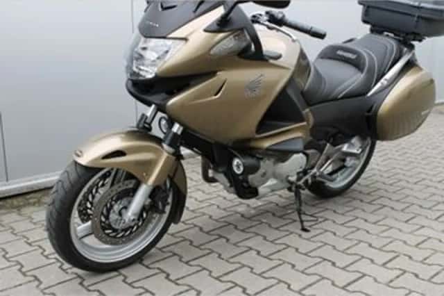 Honda NT (2006) thumbnail 5