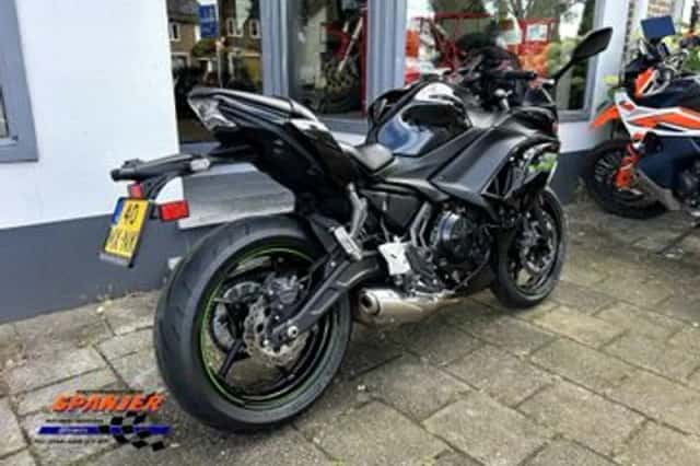 KAWASAKI NINJA (2025) thumbnail 3