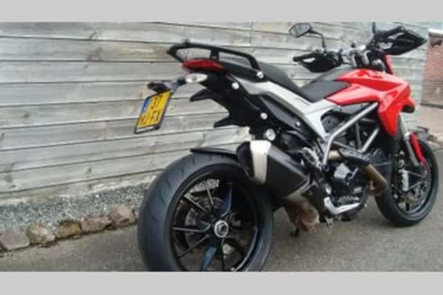 DUCATI HYPERSTRADA (2014) thumbnail 3