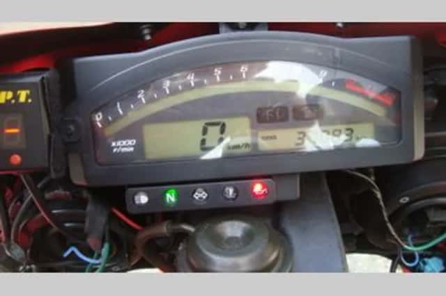 Honda VTR (2002) thumbnail 5