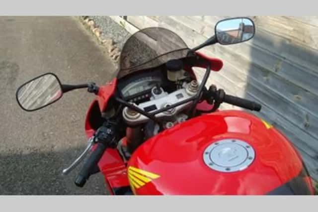 Honda VTR (2002) thumbnail 6