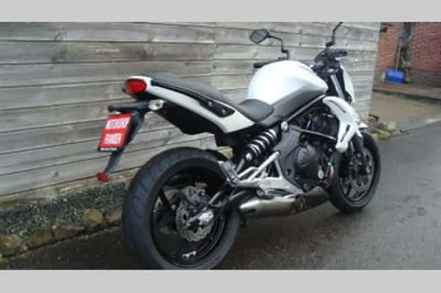KAWASAKI Er6n (2011) thumbnail 2
