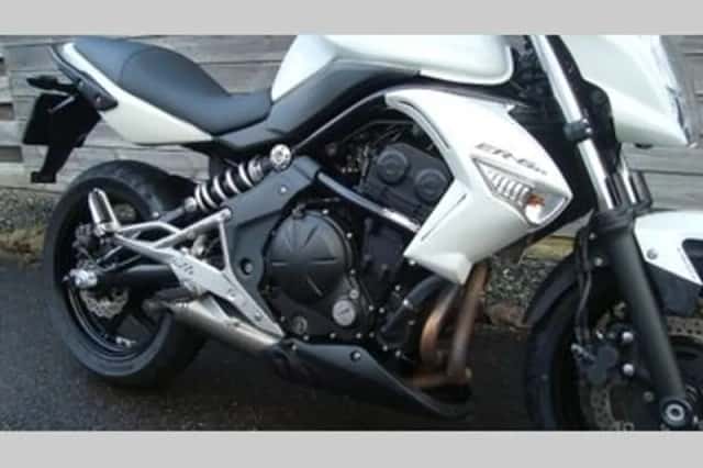 KAWASAKI Er6n (2011) thumbnail 3