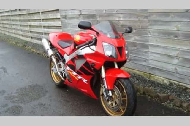 Honda VTR (2001) thumbnail 2