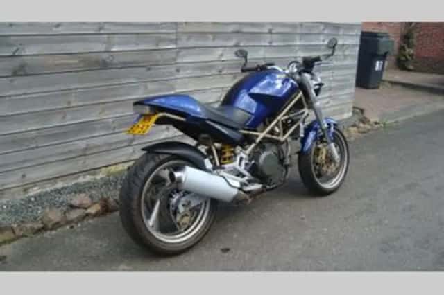 DUCATI M (1999) thumbnail 2