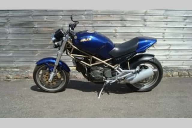 DUCATI M (1999) thumbnail 6
