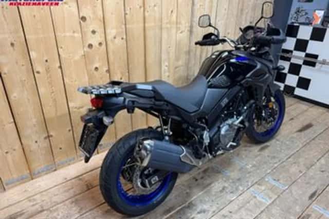 Suzuki V-STROM (2022) thumbnail 3