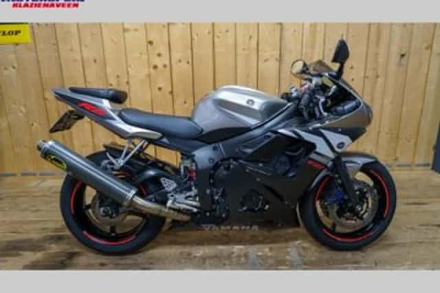 YAMAHA YZF (2003) thumbnail 1