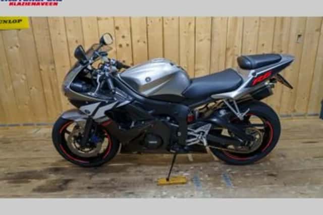 YAMAHA YZF (2003) thumbnail 4