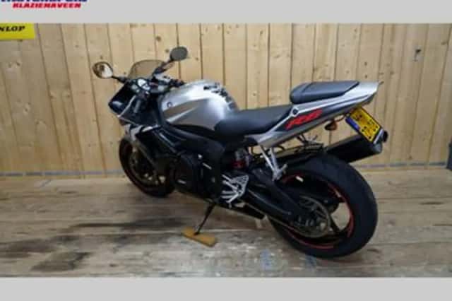 YAMAHA YZF (2003) thumbnail 5