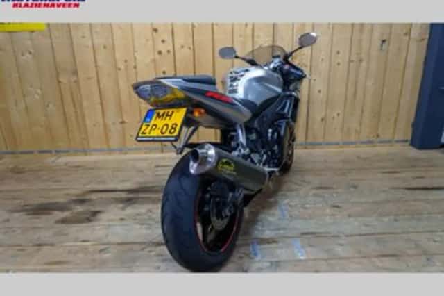 YAMAHA YZF (2003) thumbnail 6