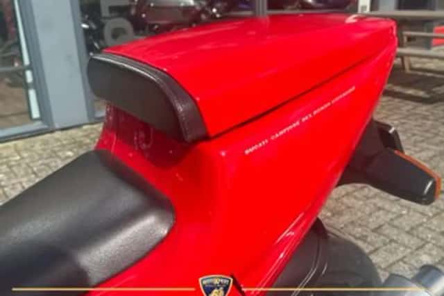 DUCATI 888 (1993) thumbnail 5