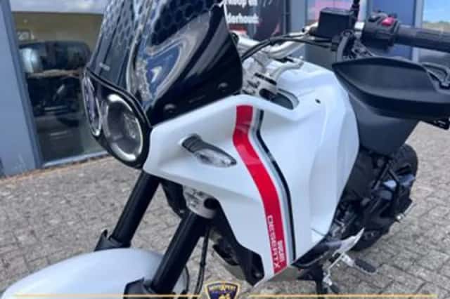DUCATI DESERTX (2024) thumbnail 4
