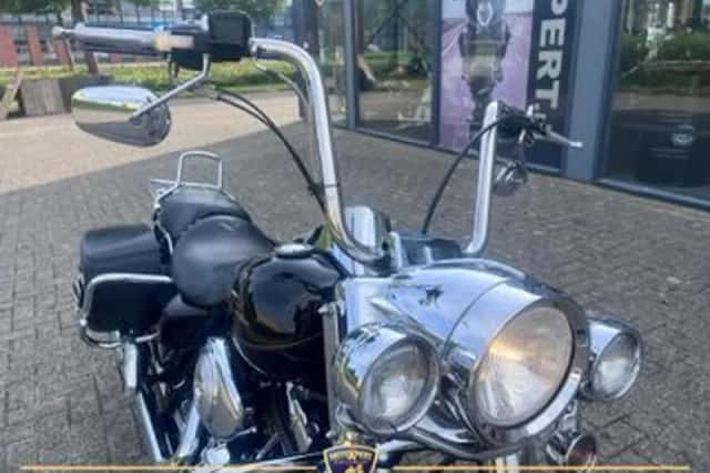 HARLEY-DAVIDSON ROAD (1999) thumbnail 5