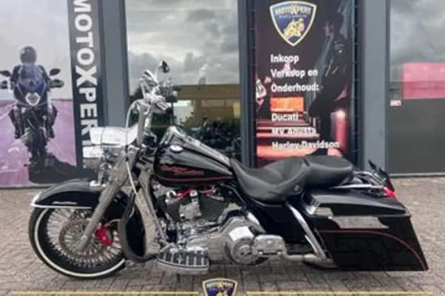 HARLEY-DAVIDSON ROAD (2005) thumbnail 2