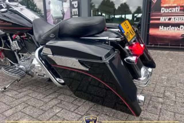 HARLEY-DAVIDSON ROAD (2005) thumbnail 5