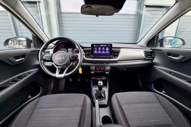 Kia Stonic (2023) thumbnail 3
