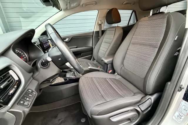 Kia Stonic (2023) thumbnail 4