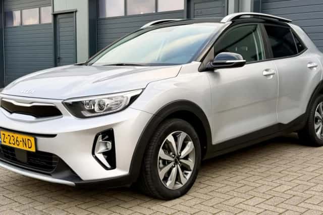 Kia Stonic (2023) thumbnail 6