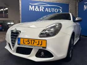 Alfa Romeo Giulietta (2013) thumbnail 2