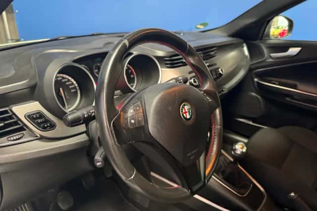 Alfa Romeo Giulietta (2013) thumbnail 13