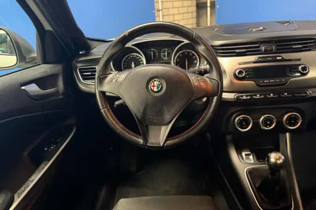 Alfa Romeo Giulietta (2013) thumbnail 16