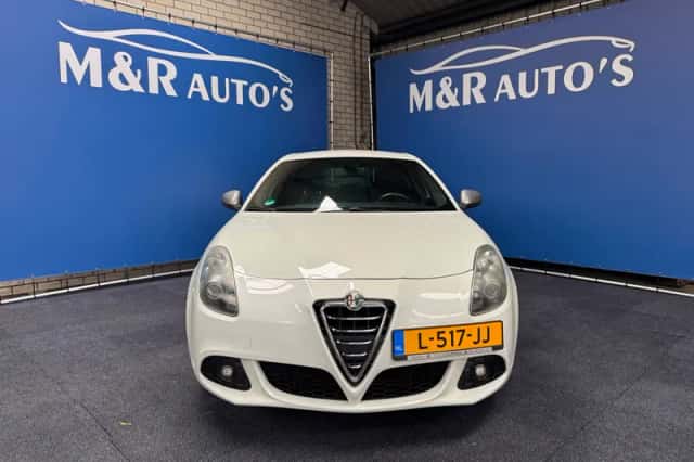 Alfa Romeo Giulietta (2013) thumbnail 3
