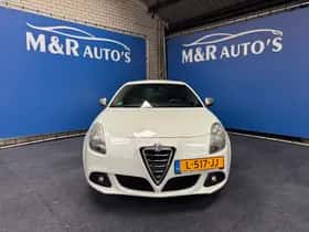 Alfa Romeo Giulietta (2013) thumbnail 4