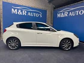 Alfa Romeo Giulietta (2013) thumbnail 8