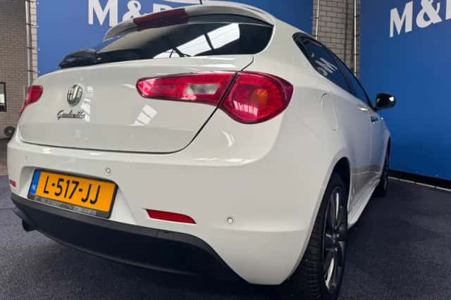 Alfa Romeo Giulietta (2013) thumbnail 9