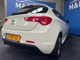 Alfa Romeo Giulietta (2013) thumbnail 10
