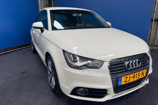 Audi A1 (2011) thumbnail 2