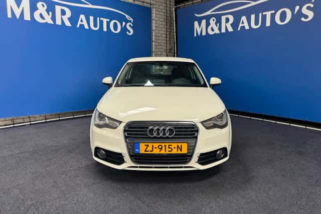 Audi A1 (2011) thumbnail 4