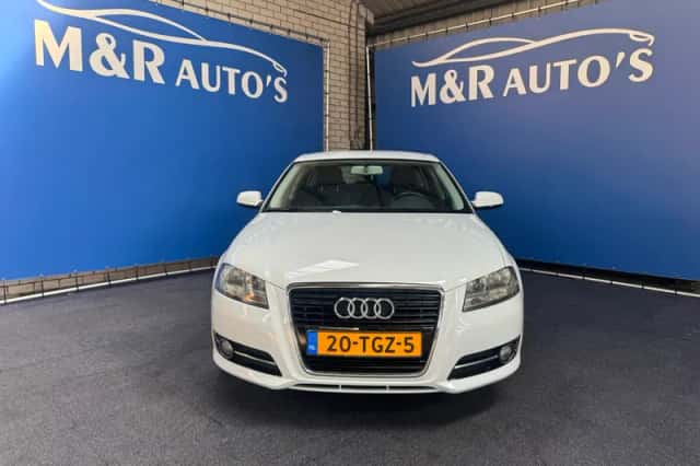 Audi A3 (2012) thumbnail 3