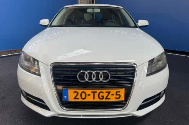 Audi A3 (2012) thumbnail 4