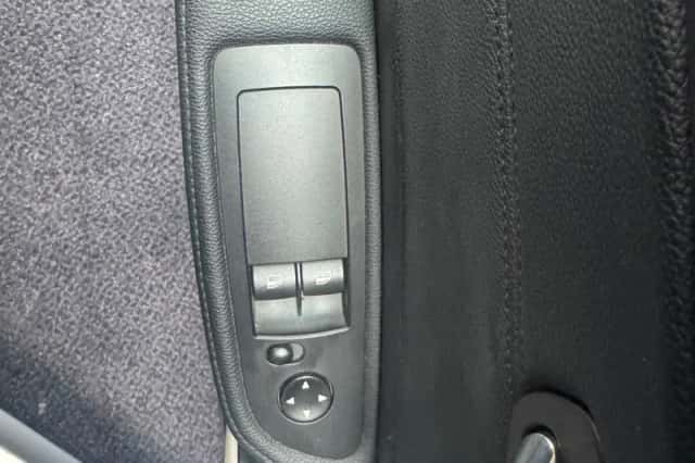 BMW 1-Serie (2011) thumbnail 17