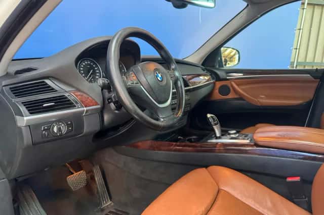 BMW X5 (2009) thumbnail 12