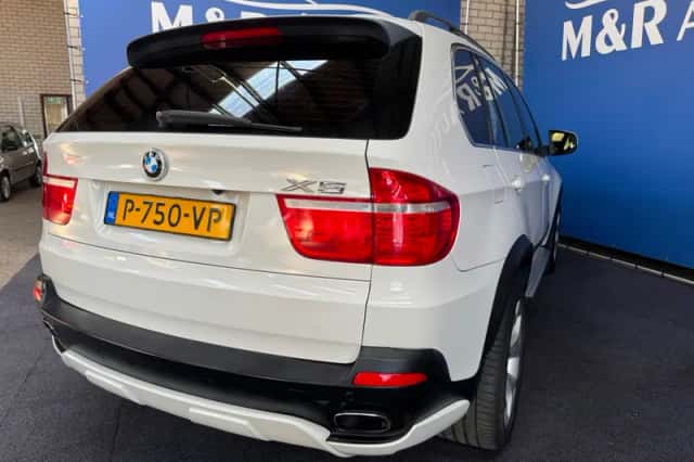 BMW X5 (2009) thumbnail 8