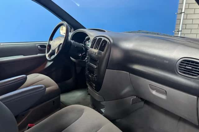 Chrysler Grand Voyager (2008) thumbnail 11