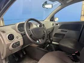 Ford Fusion (2003) thumbnail 12