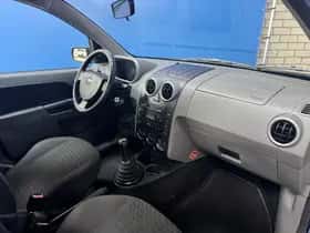 Ford Fusion (2003) thumbnail 13