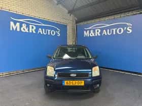 Ford Fusion (2003) thumbnail 3