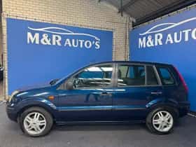 Ford Fusion (2003) thumbnail 5