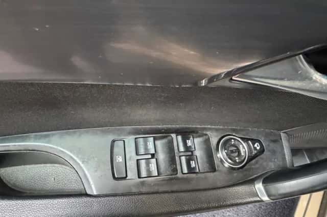 Hyundai i40 (2012) thumbnail 18