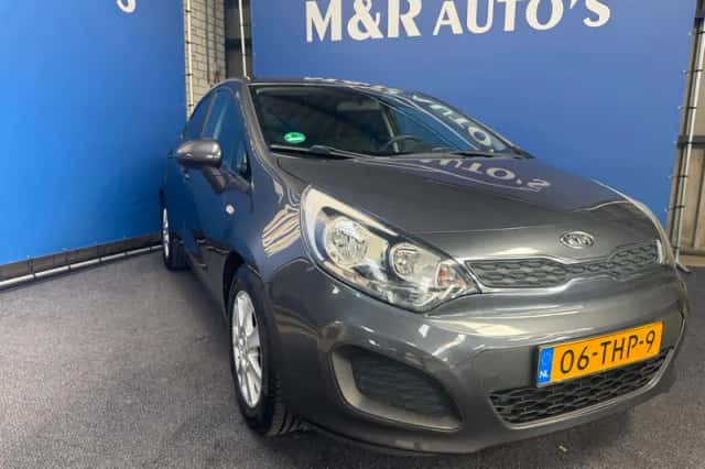 Kia Rio (2012) thumbnail 2