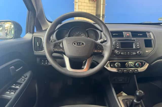 Kia Rio (2012) thumbnail 14