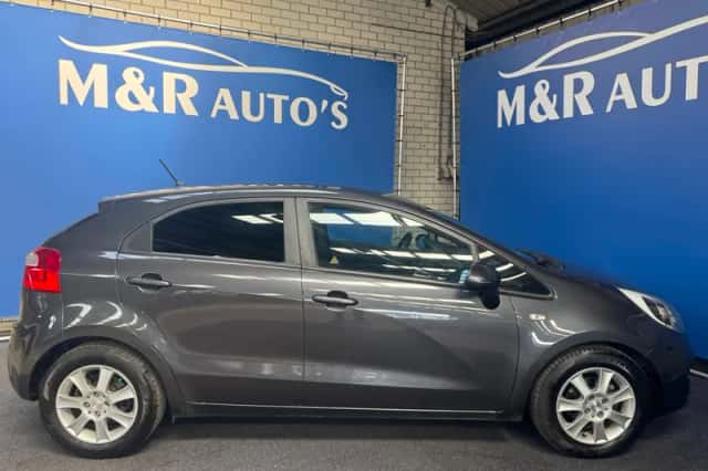 Kia Rio (2012) thumbnail 6
